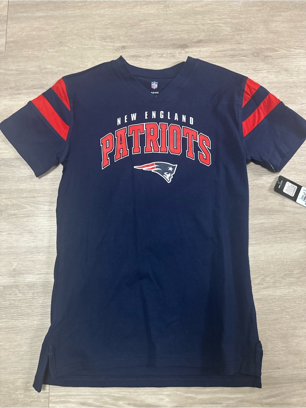 **NEW** NFL New England Patriots Navy and Red Tee